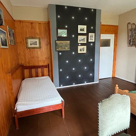 Dom Pod Orlimi Skalami - Blisko Zamku Czocha Apartment Lesna Bagian luar foto