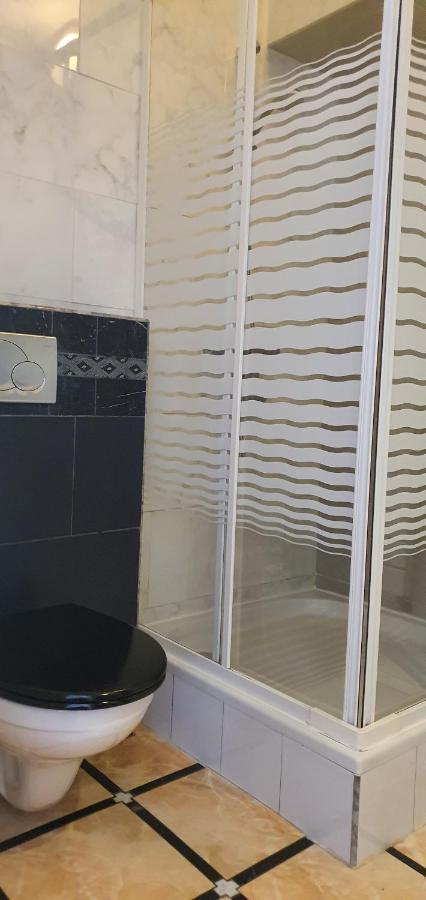 Dom Pod Orlimi Skalami - Blisko Zamku Czocha Apartment Lesna Bagian luar foto
