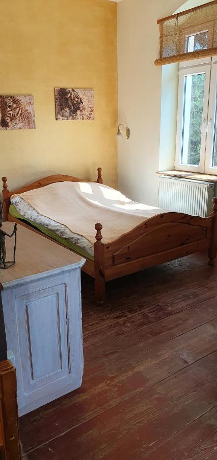 Dom Pod Orlimi Skalami - Blisko Zamku Czocha Apartment Lesna Bagian luar foto
