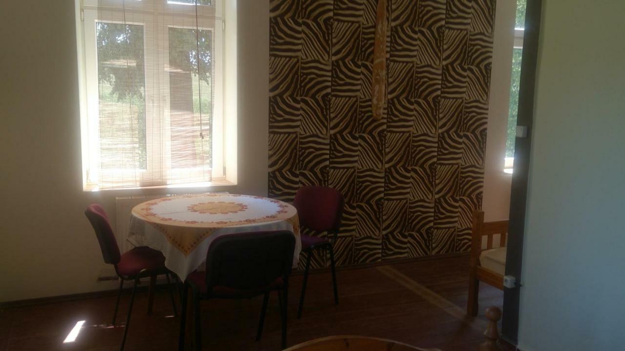 Dom Pod Orlimi Skalami - Blisko Zamku Czocha Apartment Lesna Bagian luar foto
